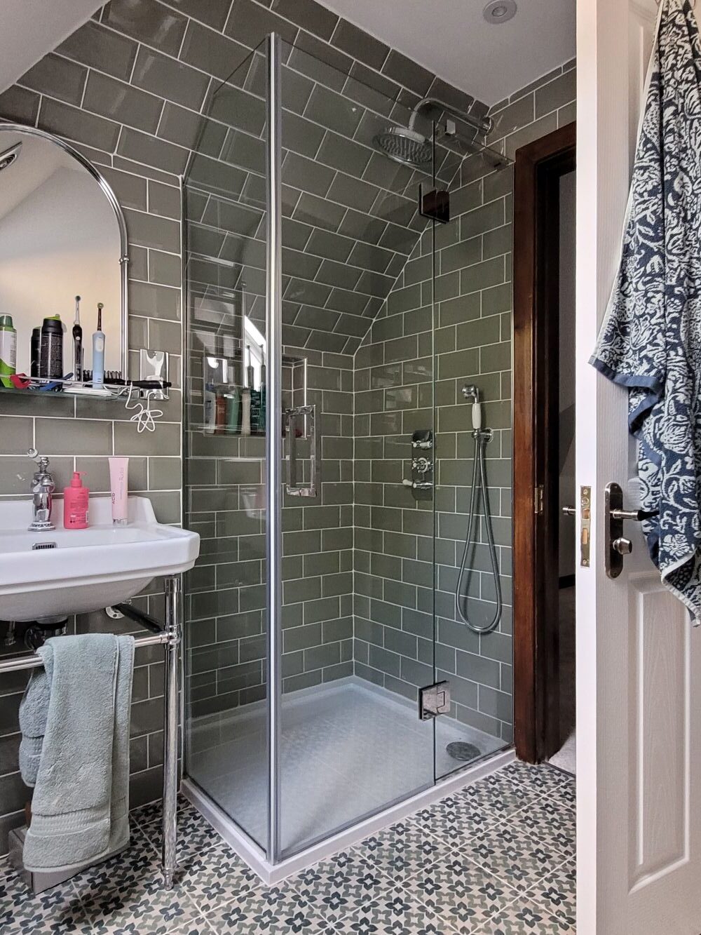 woking loft conversion en-suite leading to bedroom
