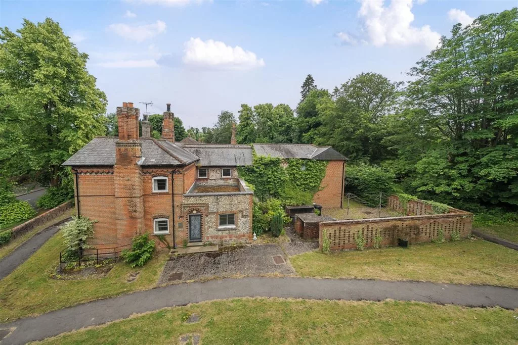 Planning and listed building consent for modifications to a grade 2 listed manor house - existing