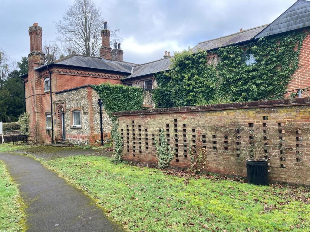 Planning and listed building consent for modifications to a grade 2 listed manor house - existing