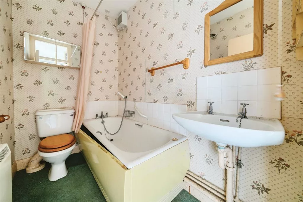 Planning and listed building consent for modifications to a grade 2 listed manor house - existing