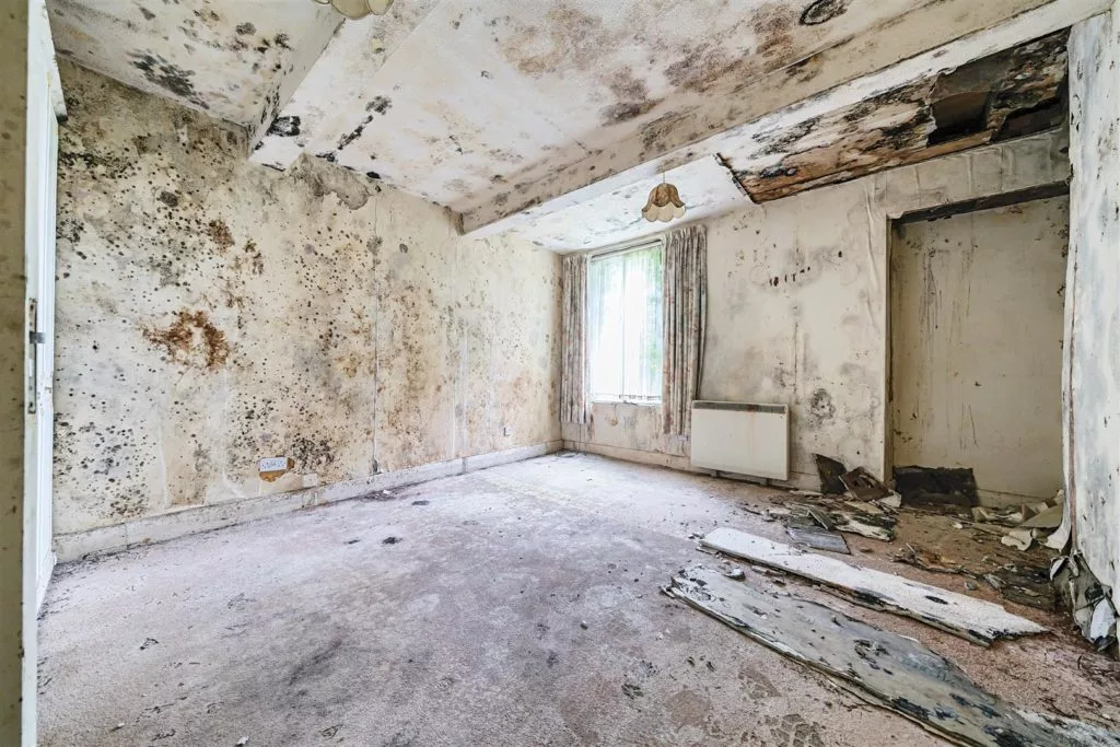 Planning and listed building consent for modifications to a grade 2 listed manor house - existing