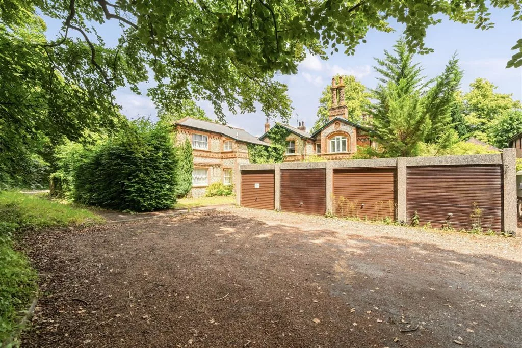 Planning and listed building consent for modifications to a grade 2 listed manor house - existing
